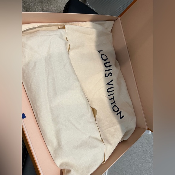 Auth Louis Vuitton MM monogram peony inside - Picture 9 of 12